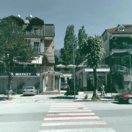 酒店 Bar Tirana